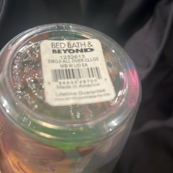 Tervis Emoji Tumbler with Bright Green Lid - Picture 4 of 5